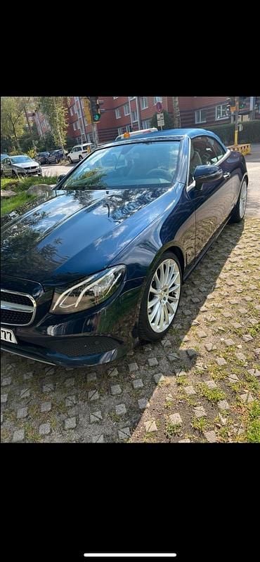 Blau Gebraucht 2019 Mercedes E220 Cabrio | 27.900 € (Superpreis) - Bild 1/4