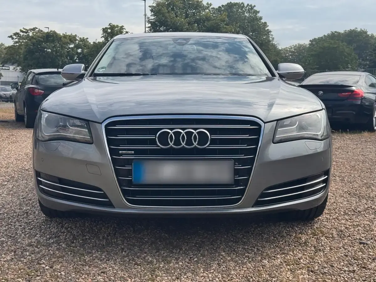 Gebraucht Audi A8 Ambiente 290 PS (213 kW) 2011 Grau Limousine