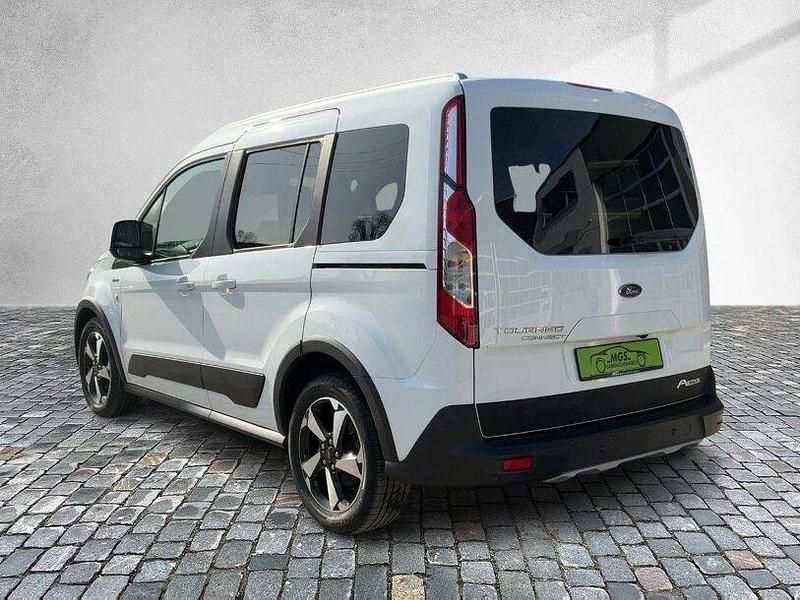 Gebraucht Ford Tourneo Active 120 PS (88 kW) 2021 Frostweiß Van / Kleinbus