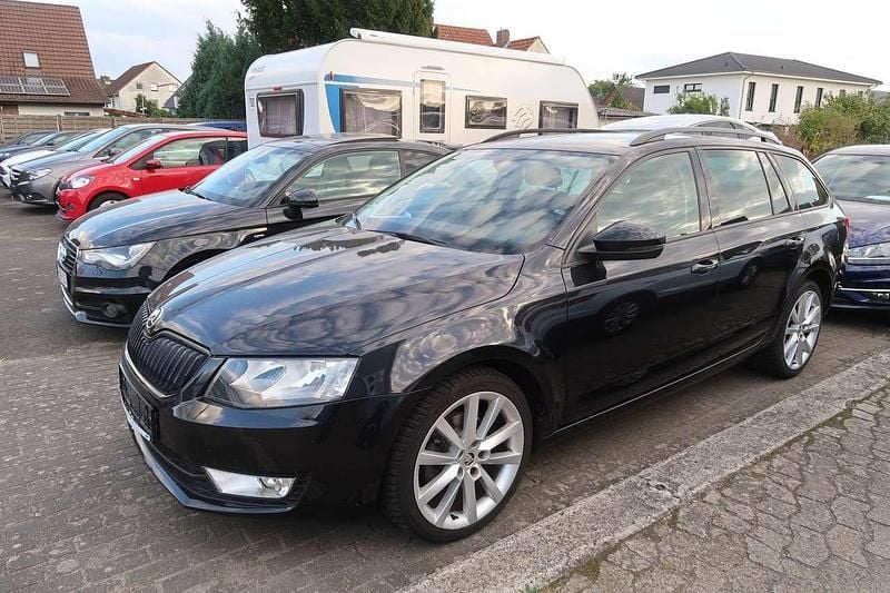 Cerna magic/black magic Gebraucht 2016 Skoda Octavia Joy Kombi | 10.400 € (Fairer Preis) - Bild 1/4