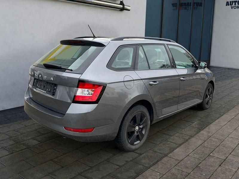 Gebraucht Skoda Fabia Ambition 95 PS (69 kW) 2022 Grau Kombi