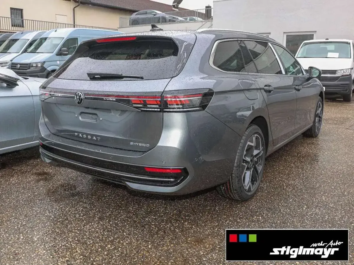 Gebraucht VW Passat Elegance 272 PS (200 kW) 2025 Diabasgrau metallic Kombi