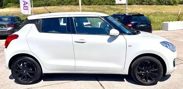 Gebraucht Suzuki Swift Comfort 90 PS (66 kW) 2019 Weiß Kleinwagen
