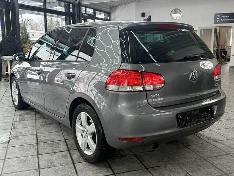 Second-hand VW Golf VI Style 105 CP (77 kW) 2011 Gri Hatchback