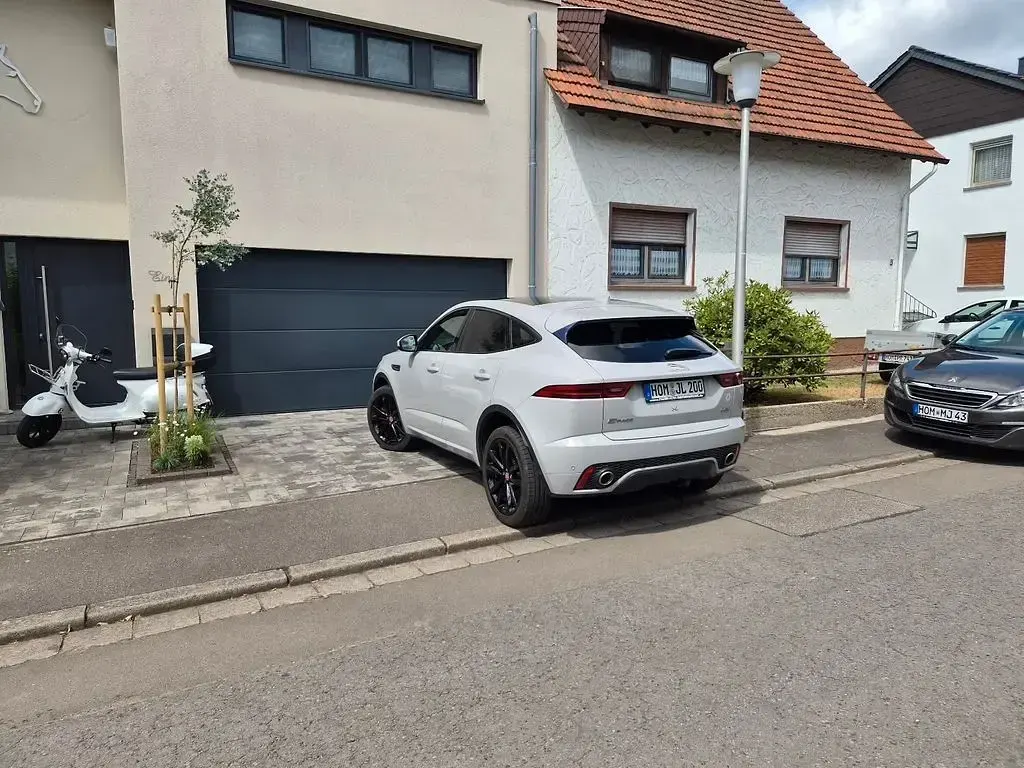 Gebraucht Jaguar E-Pace R-Dynamic 150 PS (110 kW) 2018 Grau SUV