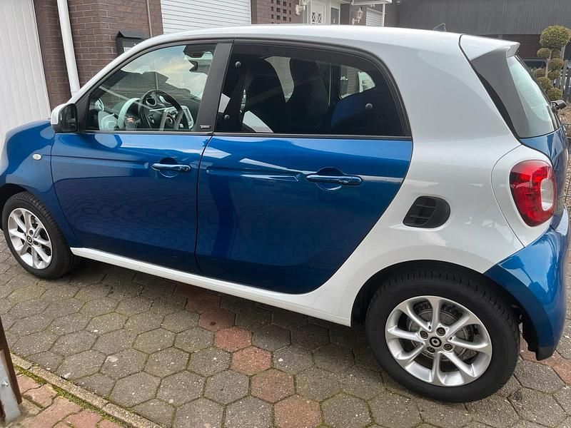 Gebraucht Smart ForFour Passion 71 PS (52 kW) 2015 Blau Kleinwagen