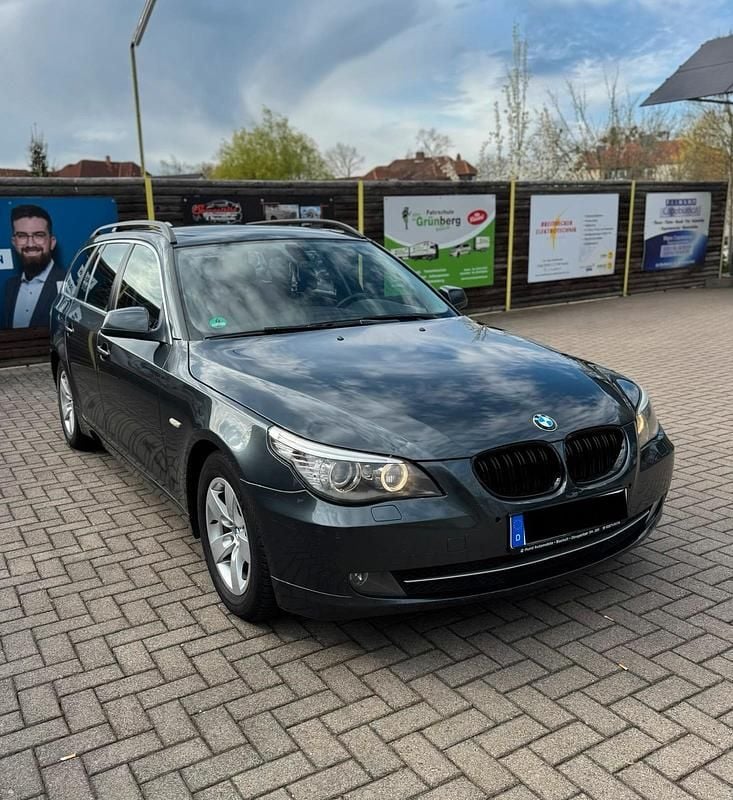 Gebraucht BMW 520 163 PS (119 kW) 2010 Grau Kombi
