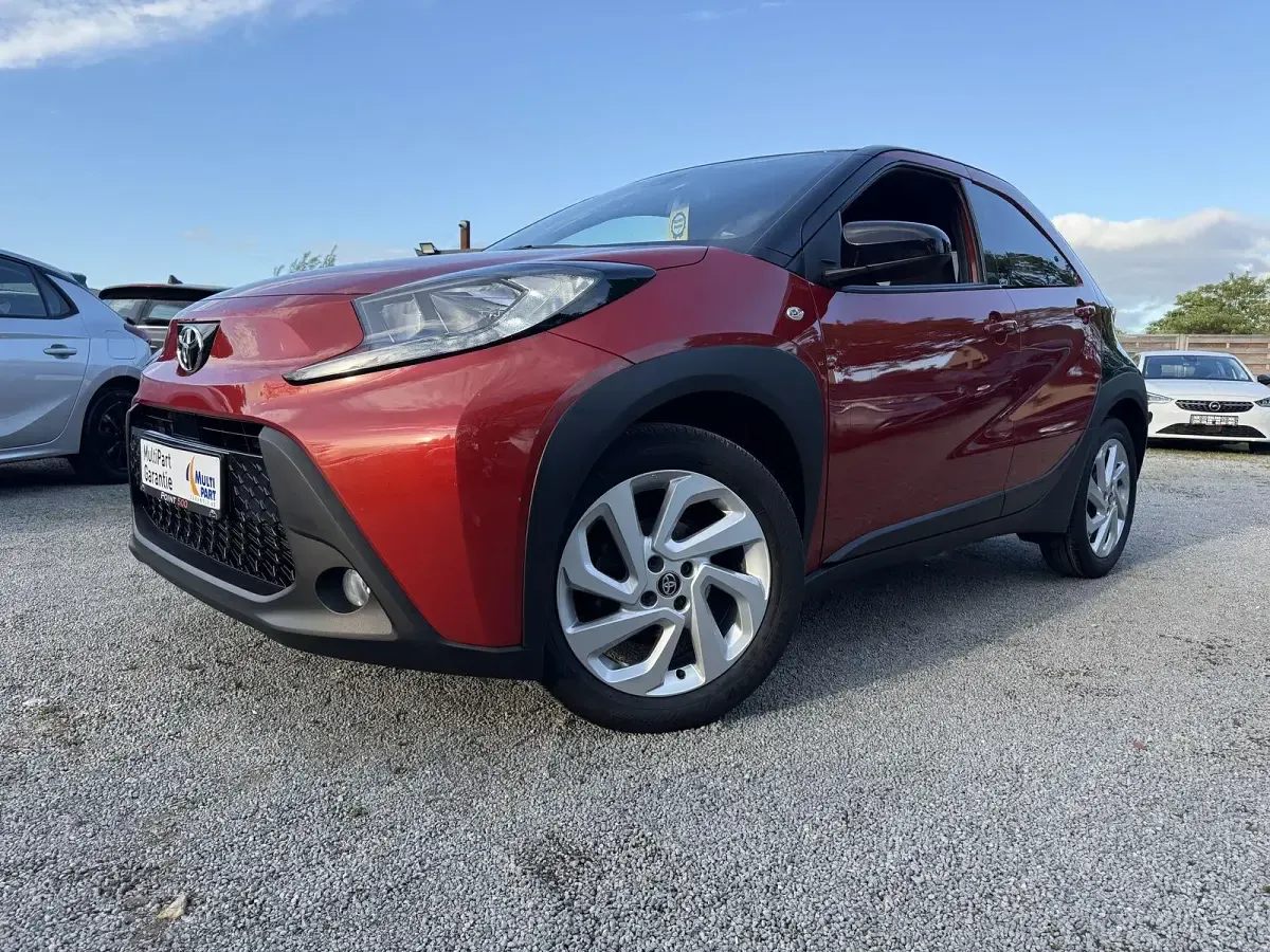 Gebraucht Toyota Aygo Pulse 72 PS (52 kW) 2022 Rot Kleinwagen