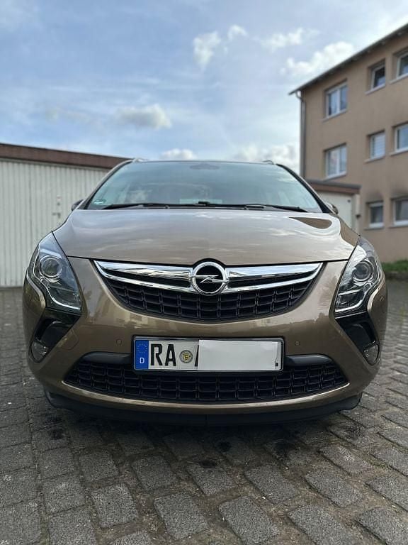 Gebraucht Opel Zafira Tourer Innovation 131 PS (96 kW) 2014 Gold Van / Kleinbus