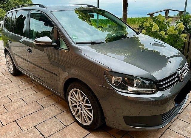 Grau Gebraucht 2012 VW Touran Van / Kleinbus | 7.900 € (Fairer Preis) - Bild 1/4