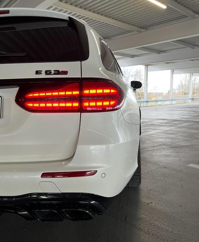 Andere farben Gebraucht 2021 Mercedes E63S AMG AMG Kombi | 75.700 € (Superpreis) - Bild 1/4