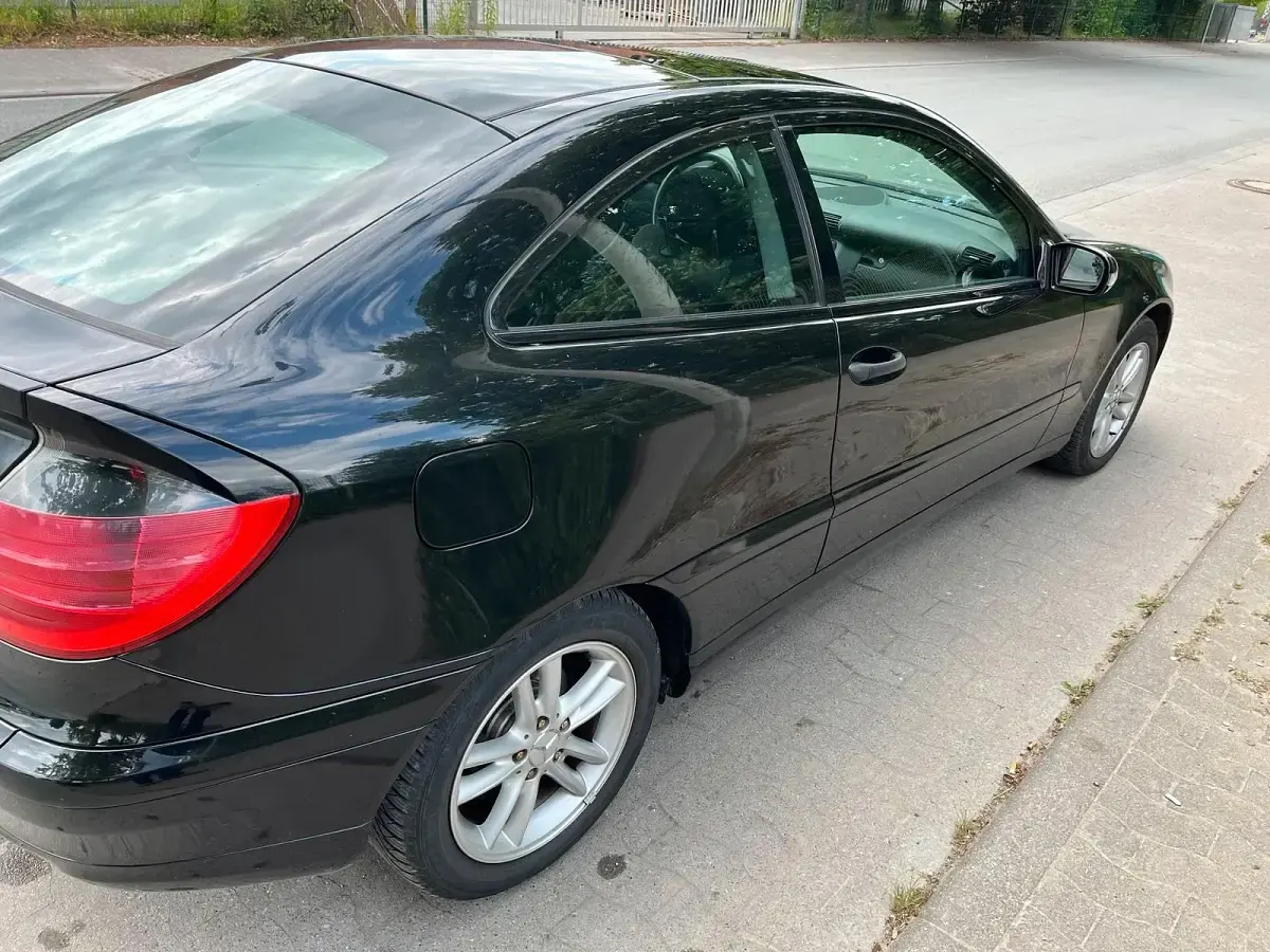Gebraucht Mercedes C180 163 PS (119 kW) 2003 Schwarz Coupé