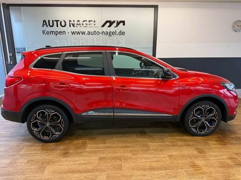 Gebraucht Renault Kadjar Black Edition 140 PS (102 kW) 2021 Rot SUV