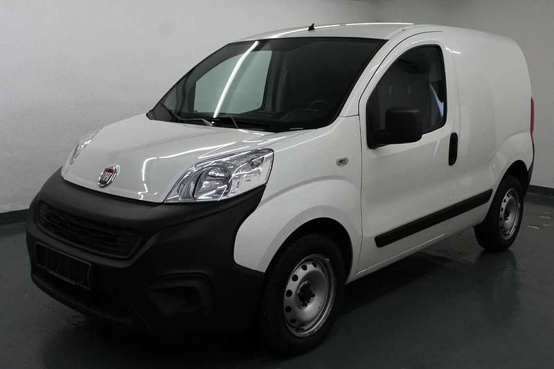Weiß Gebraucht 2021 Fiat Fiorino Van / Kleinbus | 8.989 € (Fairer Preis) - Bild 1/4