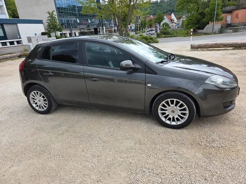 Gebraucht Fiat Bravo Dynamic 90 PS (66 kW) 2010 Grau Kleinwagen