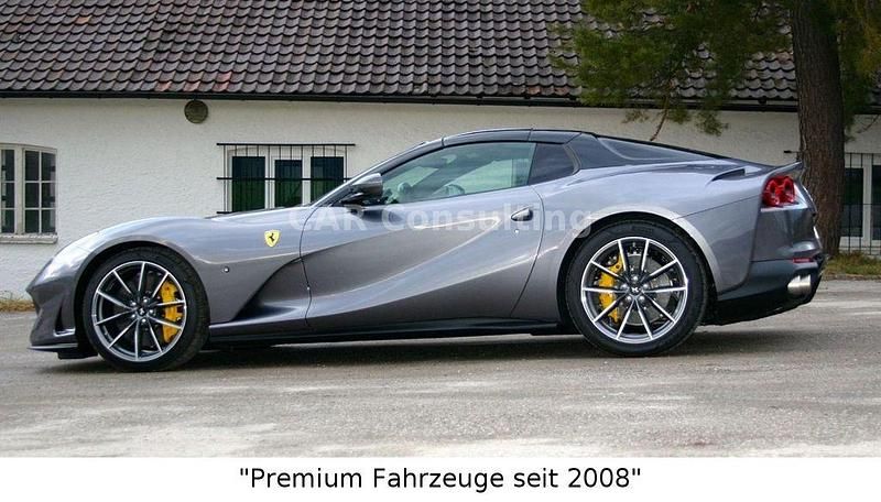 Grau Gebraucht 2021 Ferrari 812 Cabrio | 474.000 € (Teuer) - Bild 1/4