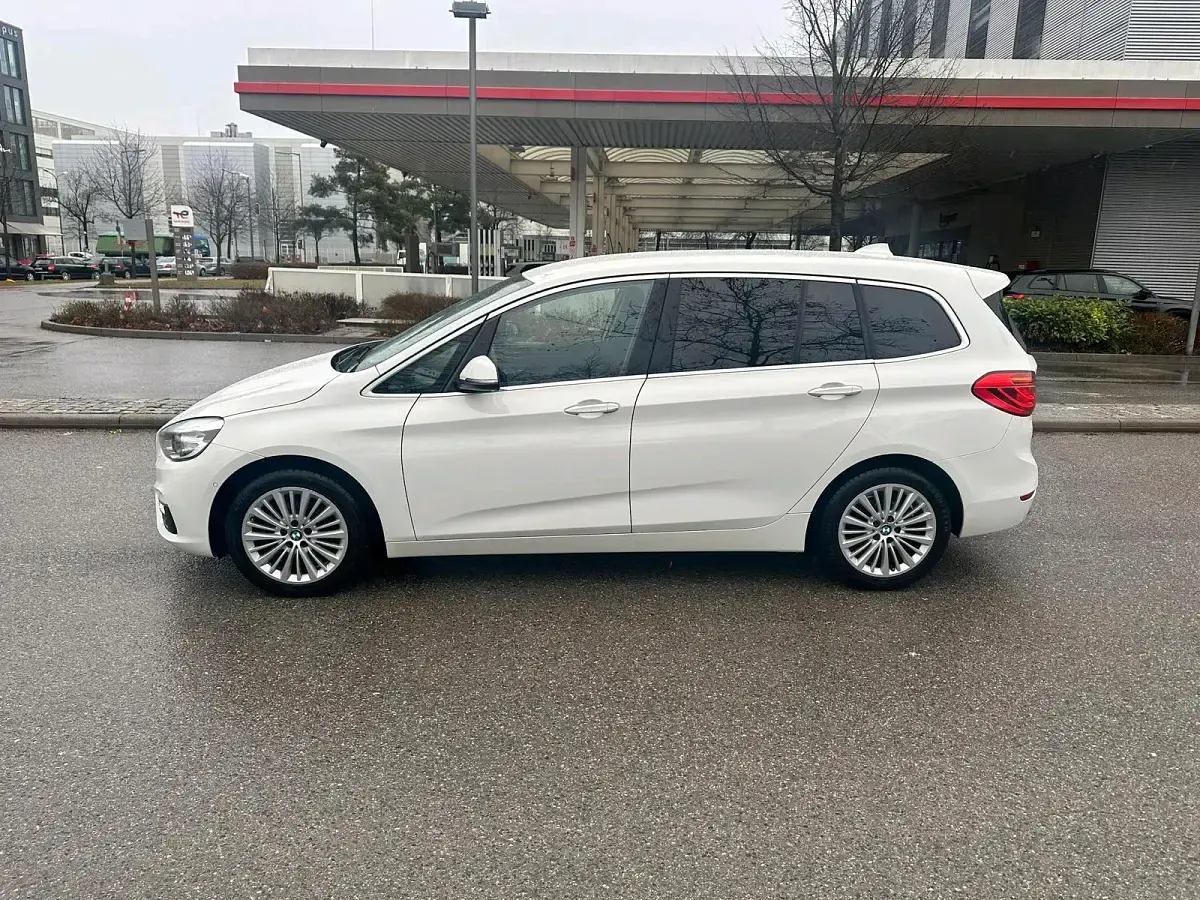 Używany BMW 218 Efficient Dynamics 150 KM (110 kW) 2018 Niebieski Kombi