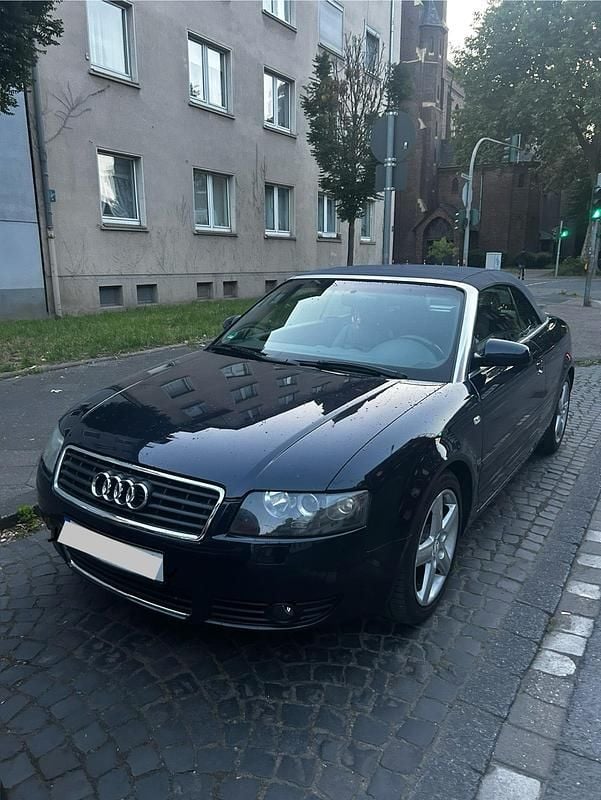Blau Gebraucht 2002 Audi A4 Cabriolet Comfort Cabrio | 3.400 € (Fairer Preis) - Bild 1/4