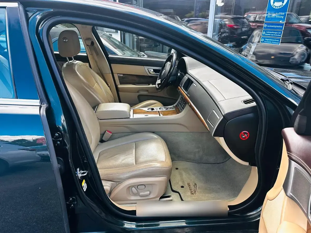 Gebraucht Jaguar XF 241 PS (177 kW) 2010 Grün Limousine