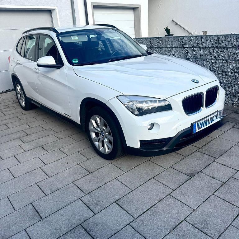 Weiß Gebraucht 2013 BMW X1 xLine SUV | 6.300 € (Fairer Preis) - Bild 1/4