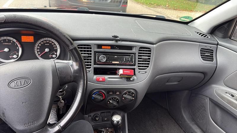 Gebraucht Kia Rio 90 PS (66 kW) 2005 Rot Kleinwagen