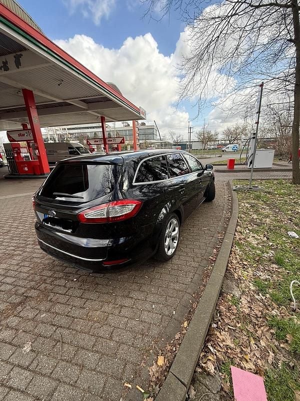 Używany Ford Mondeo 2014 Czarny Sedan/Limuzyna