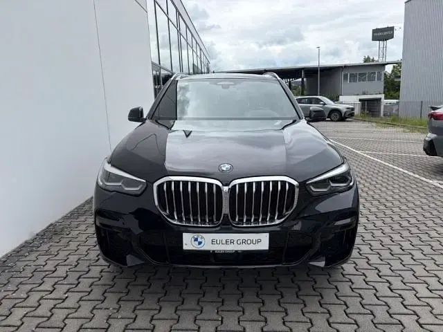Gebraucht BMW X5 M Sport 286 PS (210 kW) 2023 Black sapphire metallic SUV