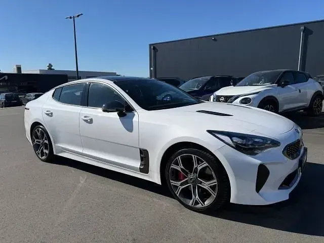 Gebraucht Kia Stinger GT 366 PS (269 kW) 2021 Weiß Kleinwagen