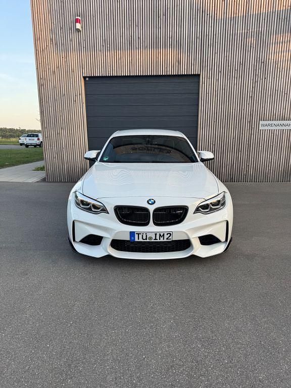 Weiß Gebraucht 2018 BMW M2 M Performance Coupé | 45.999 € (Fairer Preis) - Bild 1/4