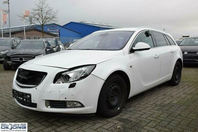 Gebraucht Opel Insignia Sport 160 PS (117 kW) 2013 Weiß Kombi