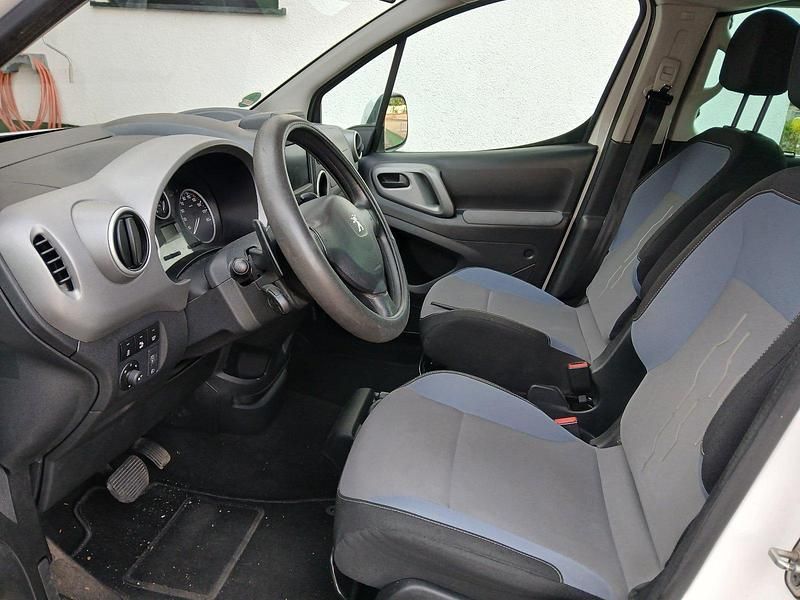 Gebraucht Peugeot TePee 100 PS (73 kW) 2016 Weiß Kombi