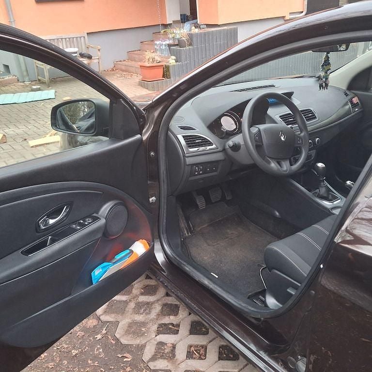 Gebraucht Renault Mégane III 116 PS (85 kW) 2016 Braun Limousine