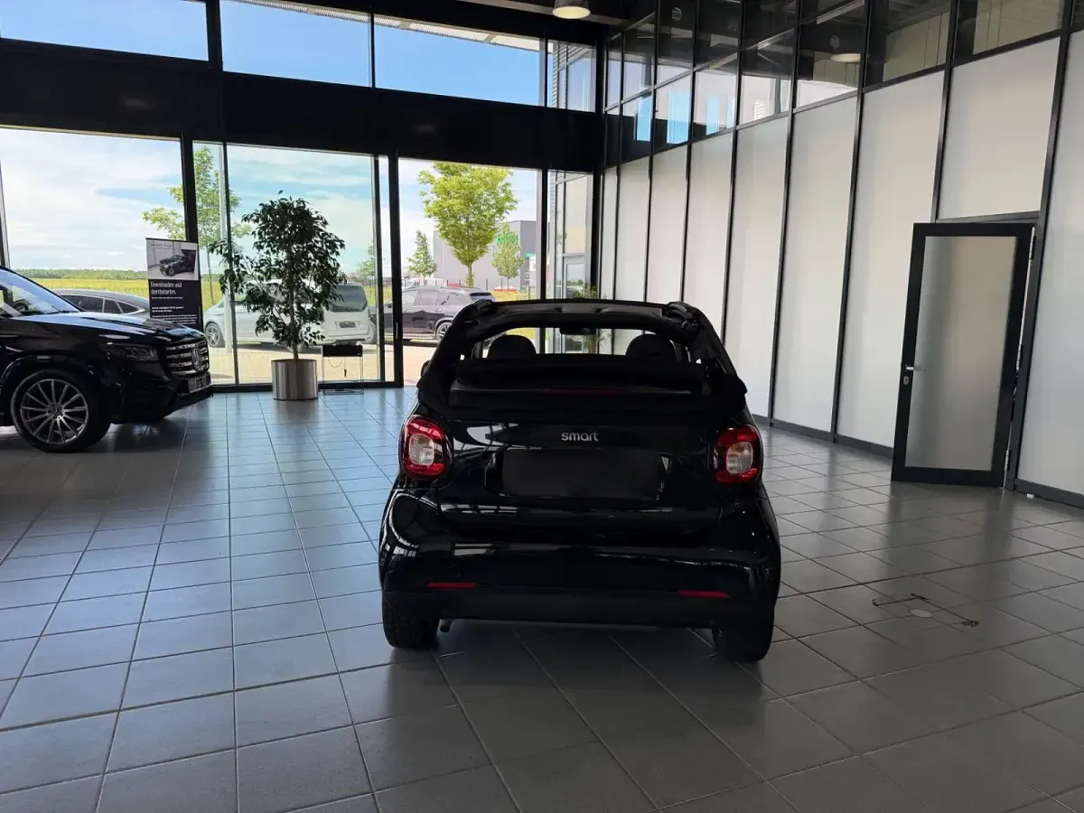 Gebraucht Smart ForTwo Cabrio 71 PS (52 kW) 2016 Schwarz Cabrio