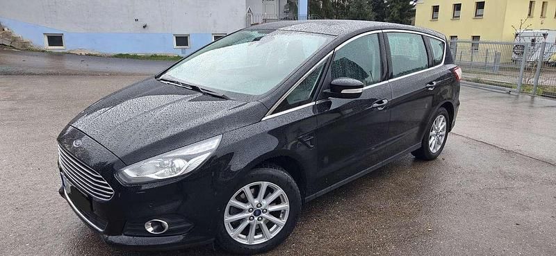 Gebraucht Ford S-MAX Trend 179 PS (131 kW) 2017 Schwarz Van / Kleinbus