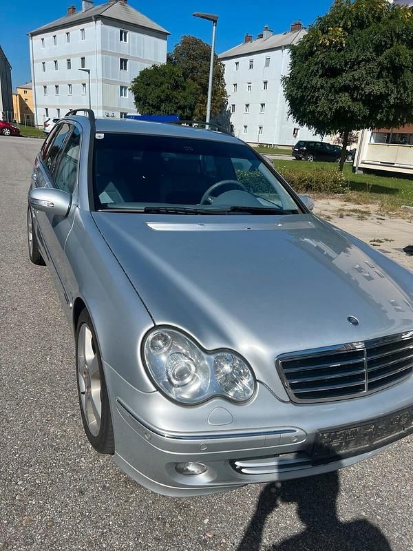 Silber Gebraucht 2006 Mercedes C320 Avantgarde Kombi | 3.000 € (Guter Preis) - Bild 1/4