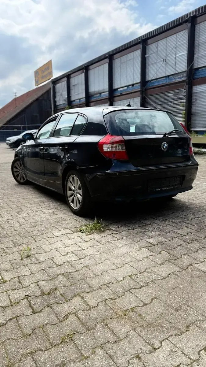 Gebraucht BMW 116 115 PS (84 kW) 2006 Schwarz Kleinwagen