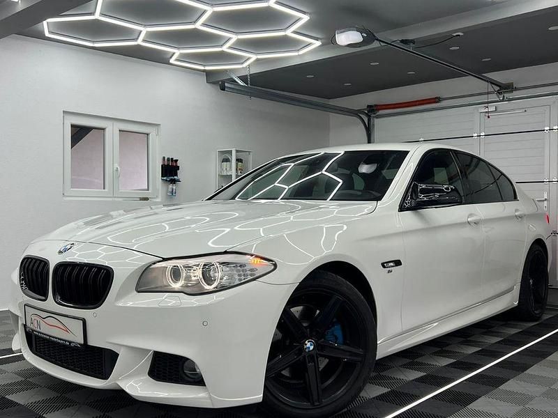 Weiß Gebraucht 2012 BMW 520 M Sport Limousine | 15.450 € (Teuer) - Bild 1/4