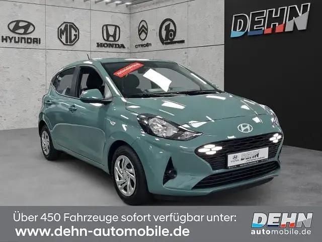 Weiß Neu 2025 Hyundai i10 Select Kleinwagen | 17.470 € (Fairer Preis) - Bild 1/4