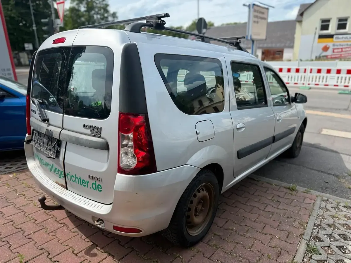 Gebraucht Dacia Logan 86 PS (63 kW) 2010 Silber Kombi