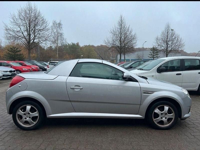 Gebraucht Opel Tigra Sport 125 PS (91 kW) 2004 Silber Cabrio