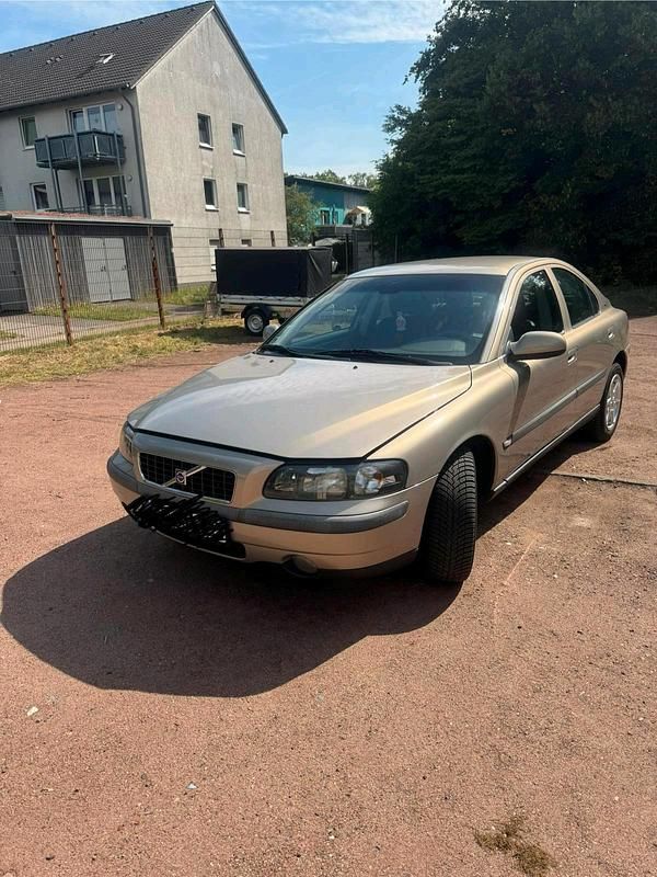 Gold Gebraucht 2002 Volvo S60 Limousine | 2.000 € (Guter Preis) - Bild 1/4