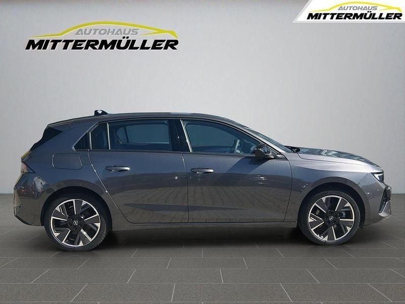 Usado Opel Astra Edition 114 kW (156 HP) 2024 Cinzento Sedan