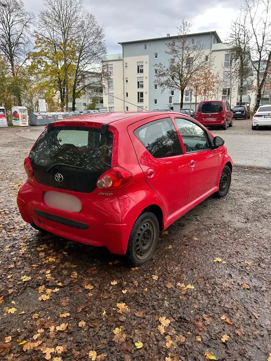 Gebraucht Toyota Aygo 68 PS (50 kW) 2008 Rot Kleinwagen
