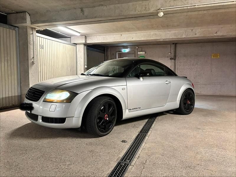 Second-hand Audi TT 180 CP (132 kW) 1999 Argintiu Coupe