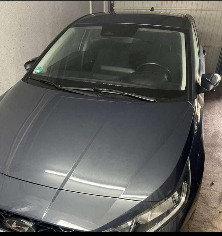 Gebraucht Hyundai i20 Trend 101 PS (74 kW) 2021 Grau Kleinwagen