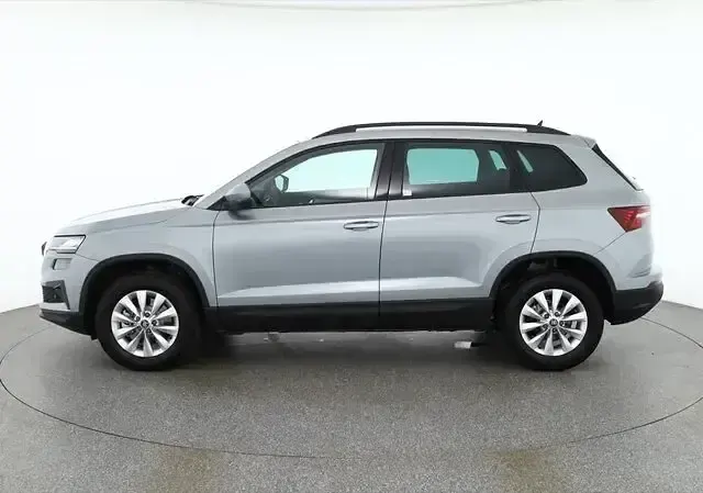 Neu Skoda Karoq 150 PS (110 kW) 2026 Smokeydiamondsilbermet. SUV
