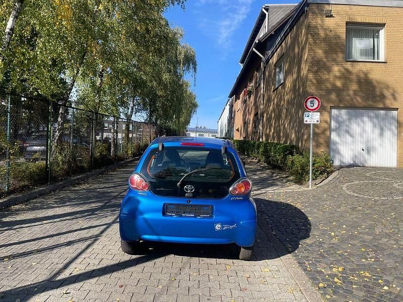 Blau Gebraucht 2010 Toyota Aygo Cool Kleinwagen | 3.730 € (Fairer Preis) - Bild 1/4