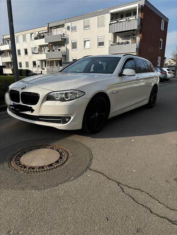 Gebraucht BMW 530 258 PS (189 kW) 2013 Weiß Kombi