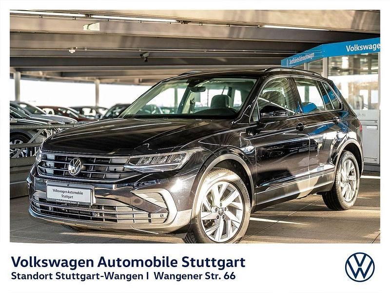 Gebraucht VW Tiguan Life 150 PS (110 kW) 2022 Deep black perleffekt SUV