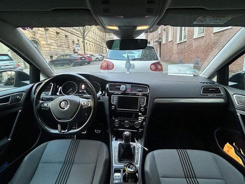 Gebraucht VW Golf VII Allstar 150 PS (110 kW) 2016 Blau Limousine